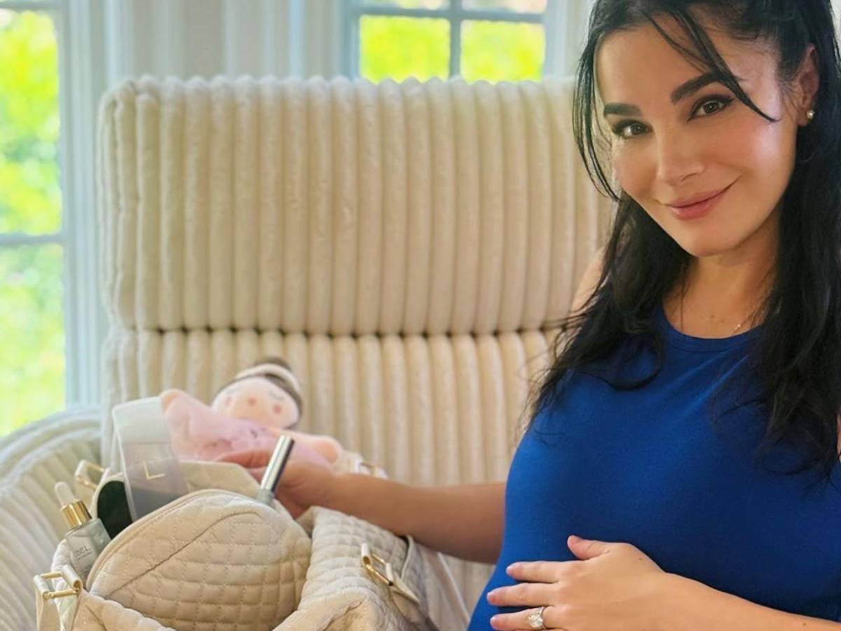 ¡Doble milagro! Martha Higareda y Lewis Howes confirman el nacimiento de sus gemelas