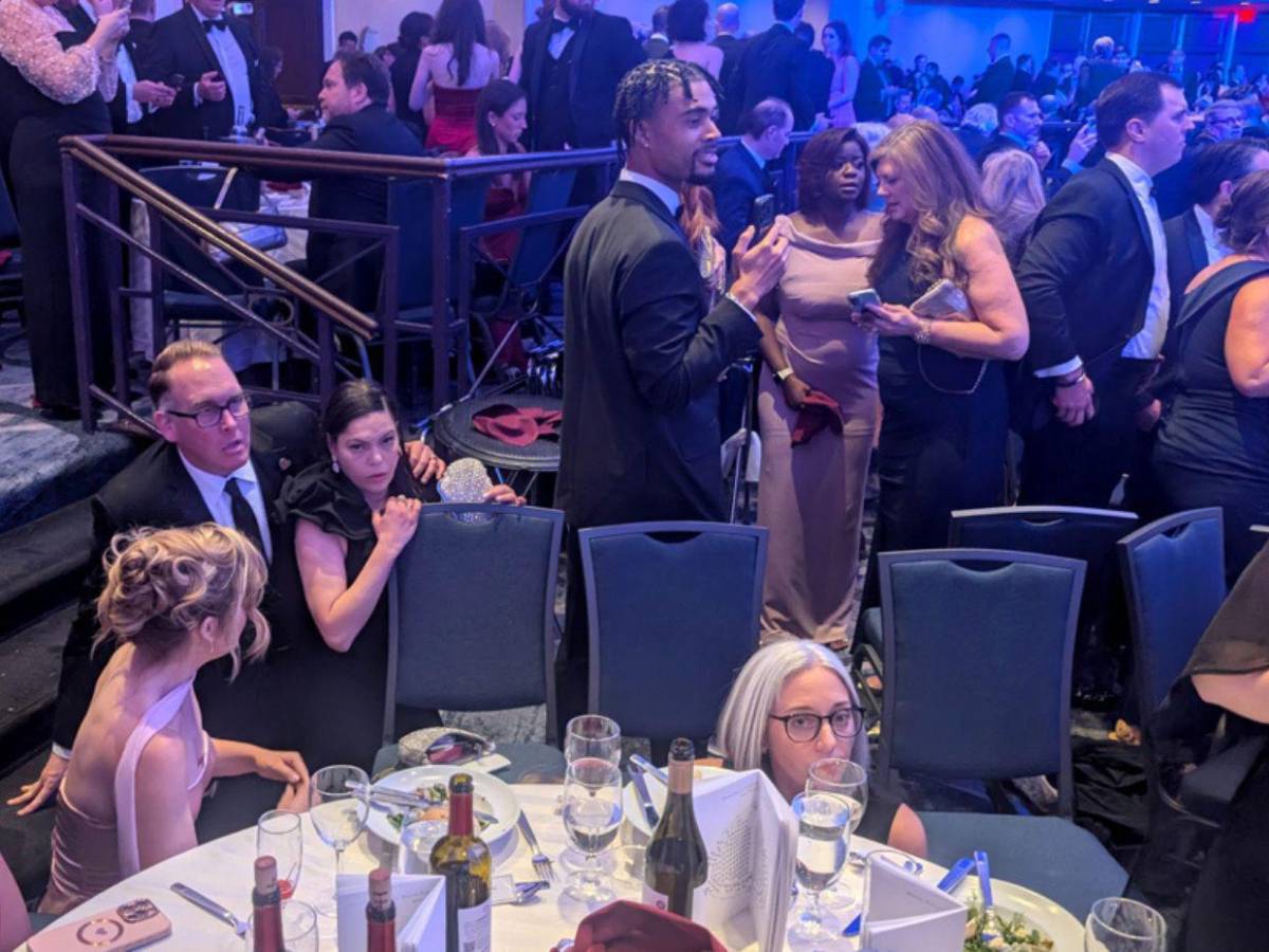 Cronología: las imágenes exactas de cómo fue el intento de atentado a Trump en Cena de Corresponsales