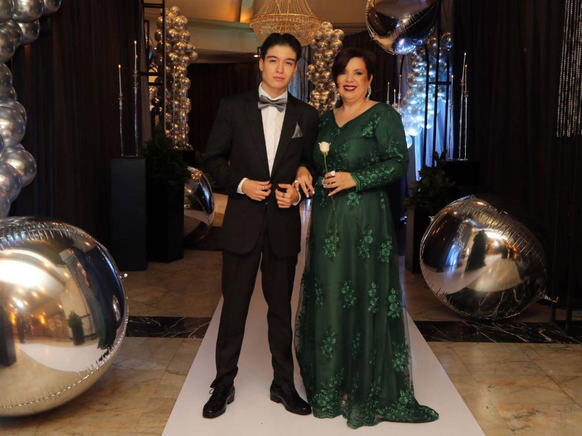 Intercontinental School: así fue el desfile oficial de los seniors 2025