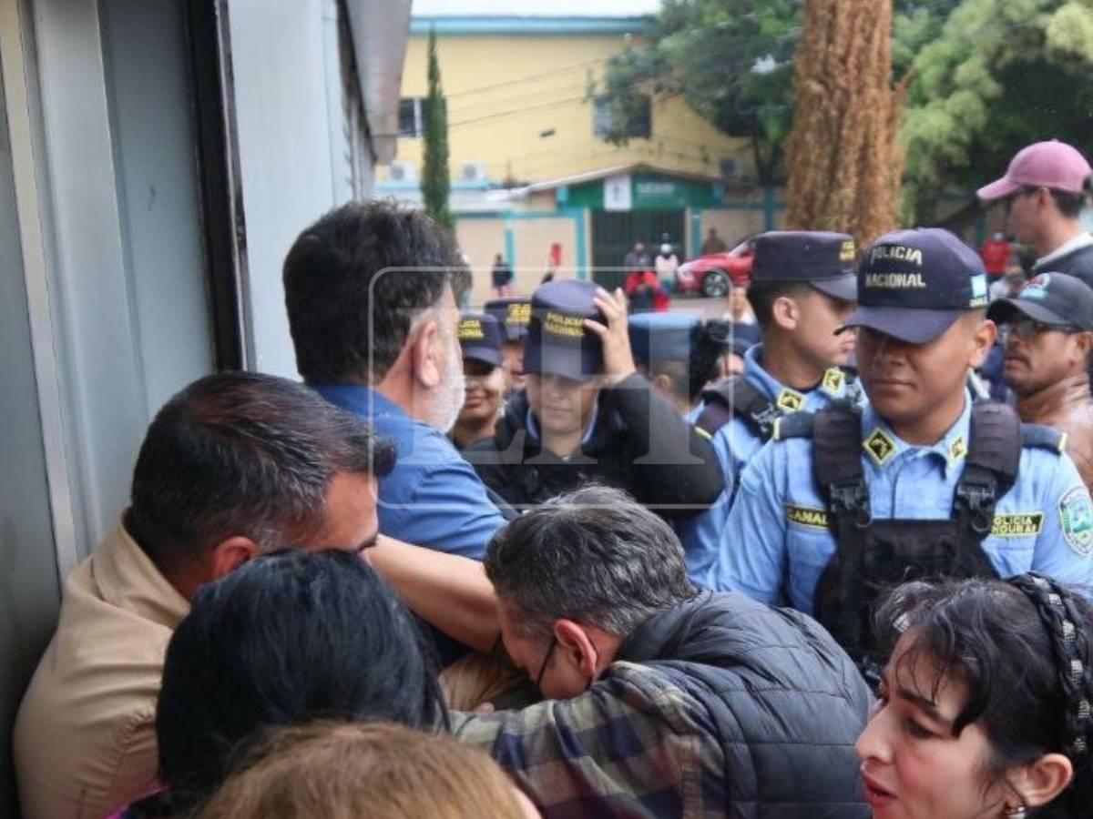 Entre insultos, así fue la agresión que sufrió Rolando Contreras por simpatizantes de Libre