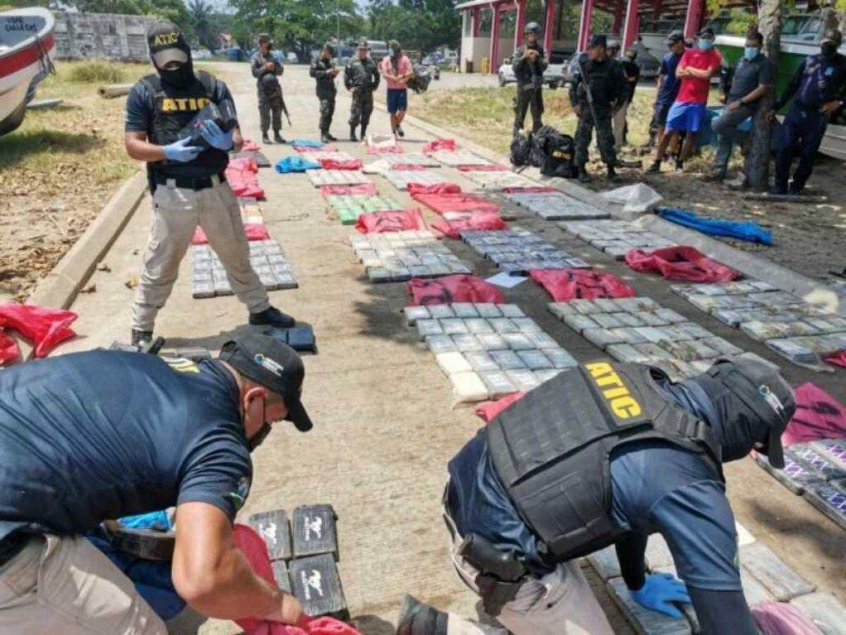 11 años de prisión para dos hondureños por tráfico de 739 kilos de cocaína