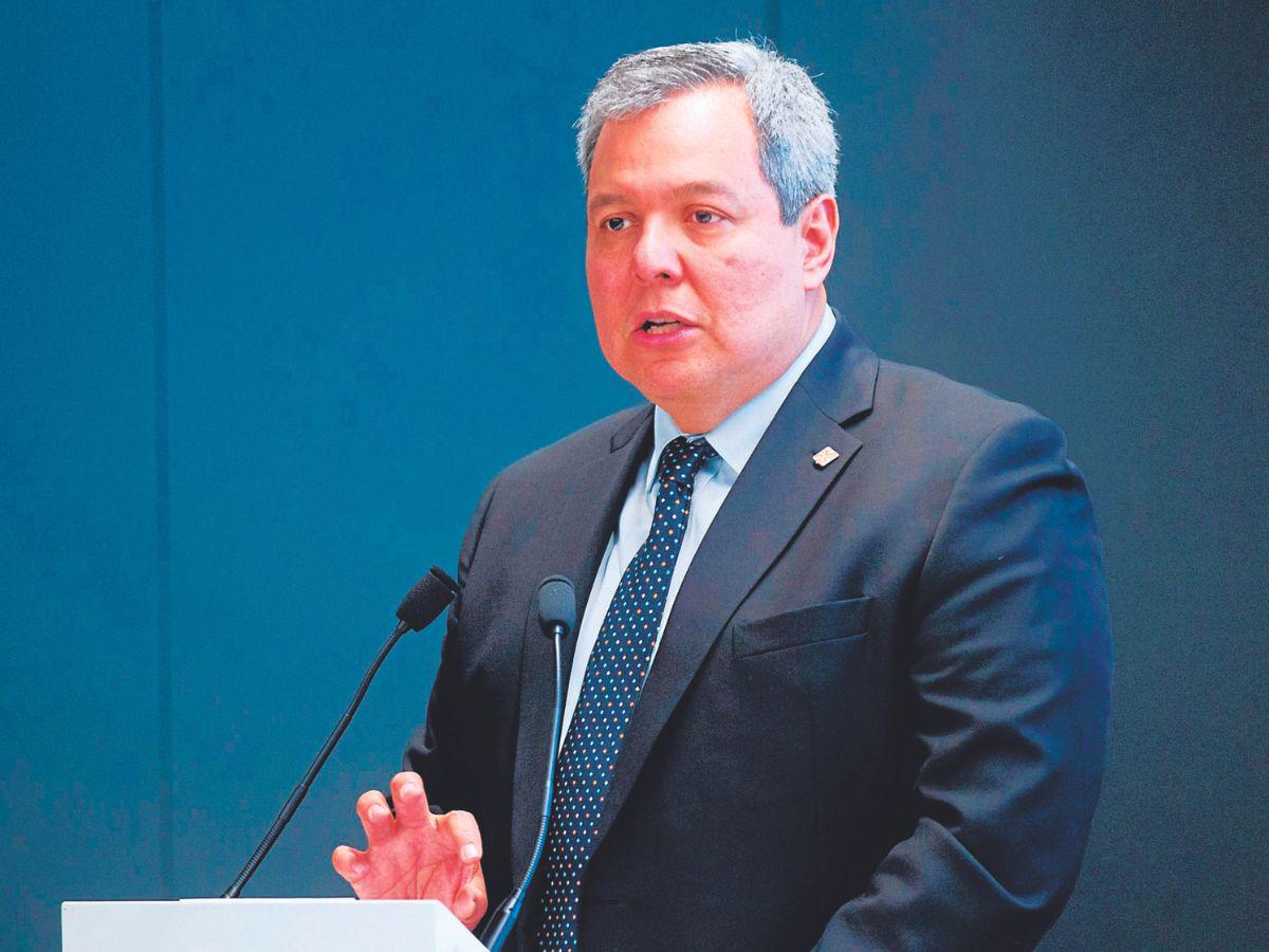 Dante Mossi dejará el BCIE con altas calificaciones de riesgo