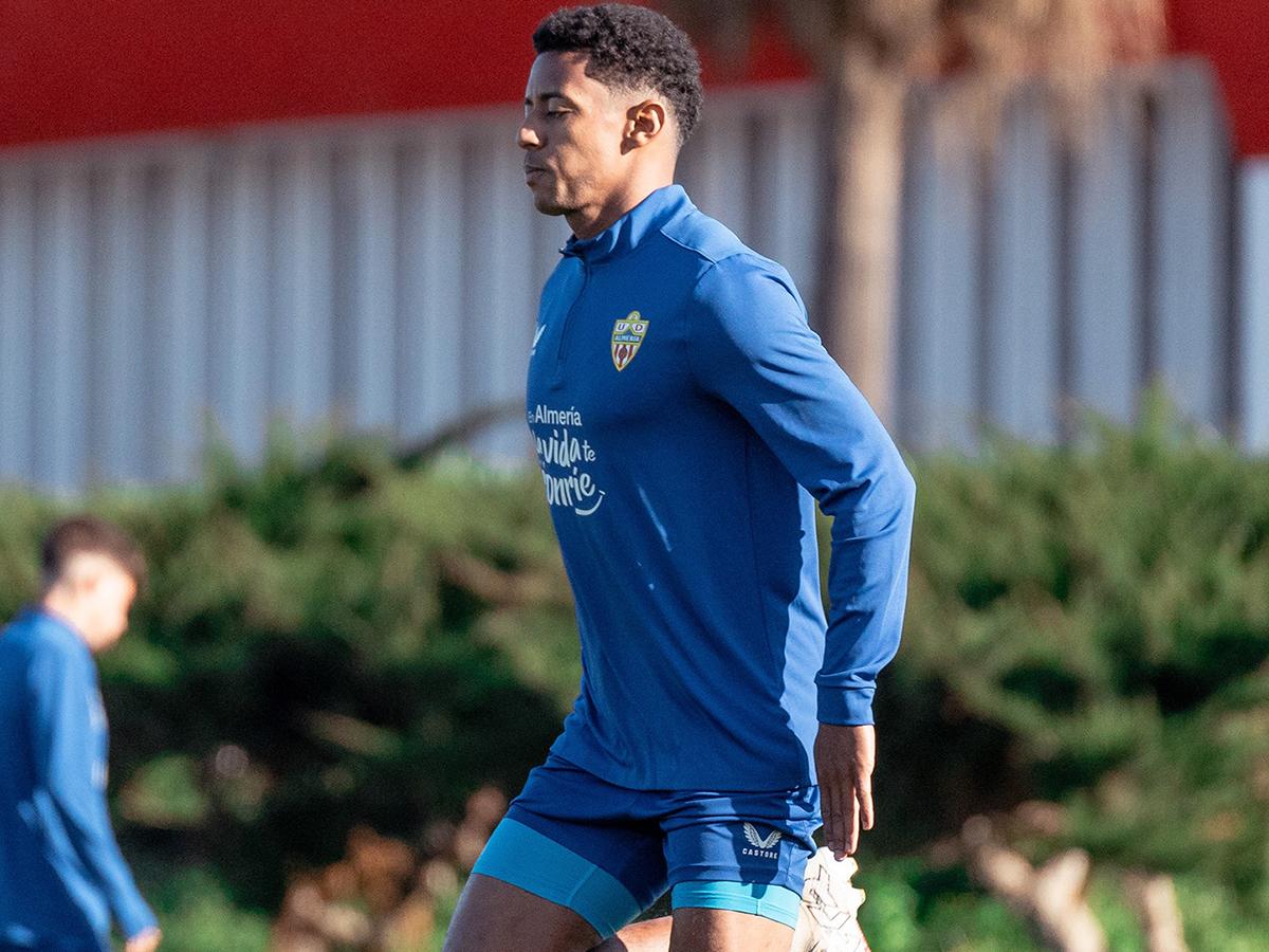 “Choco” Lozano entra en su primera convocatoria con Almería