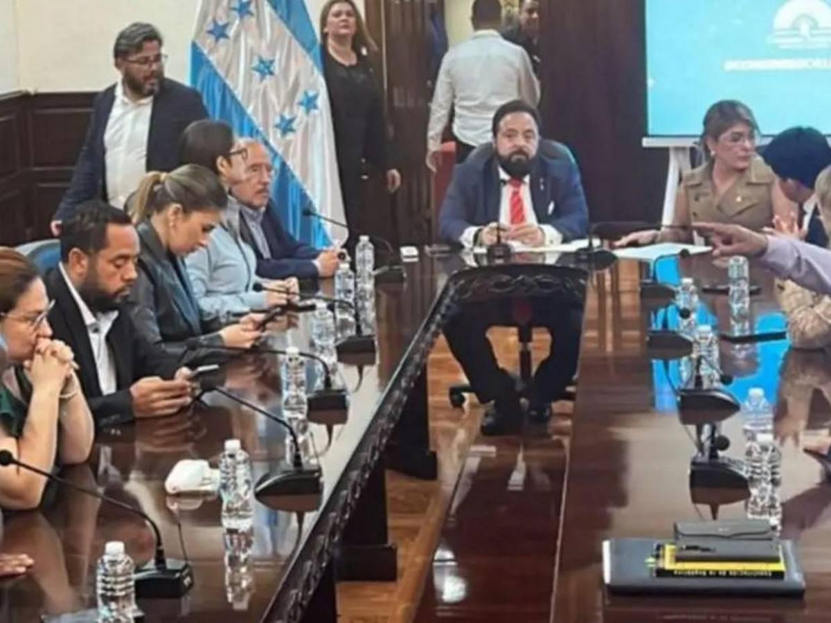 Tres claves para entender qué delitos habría cometido la comisión permanente