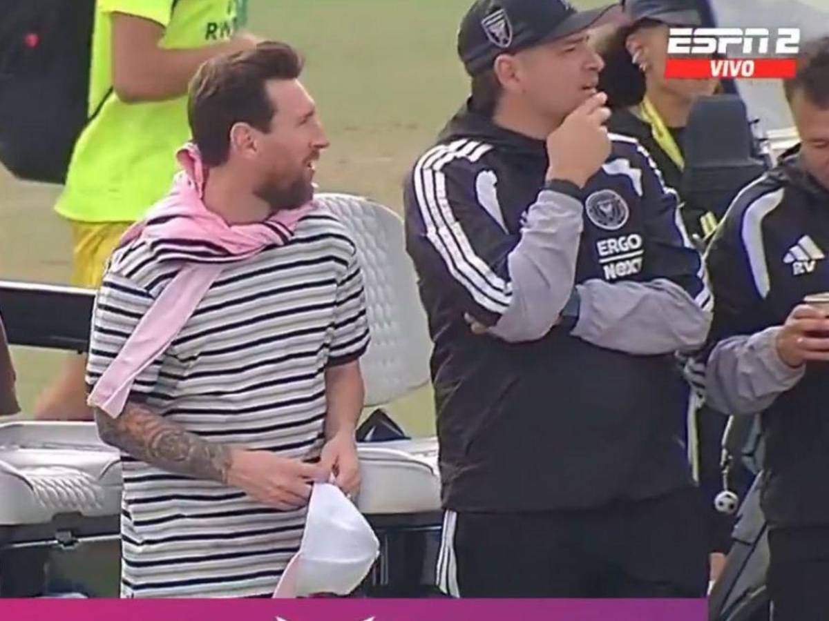 Messi sorprende: lo que hizo el 10 argentino mientras se entregaba el Balón de Oro
