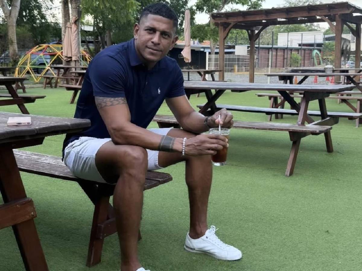 Carlo Costly preocupa a sus seguidores al ser internado en un hospital: ¿Qué tiene?