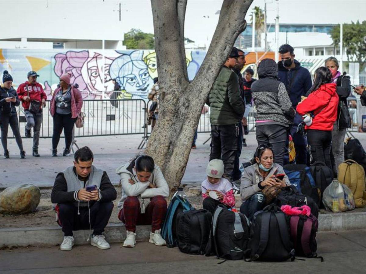 Primeros inmigrantes retornados en Tijuana fueron detenidos por redadas de Biden
