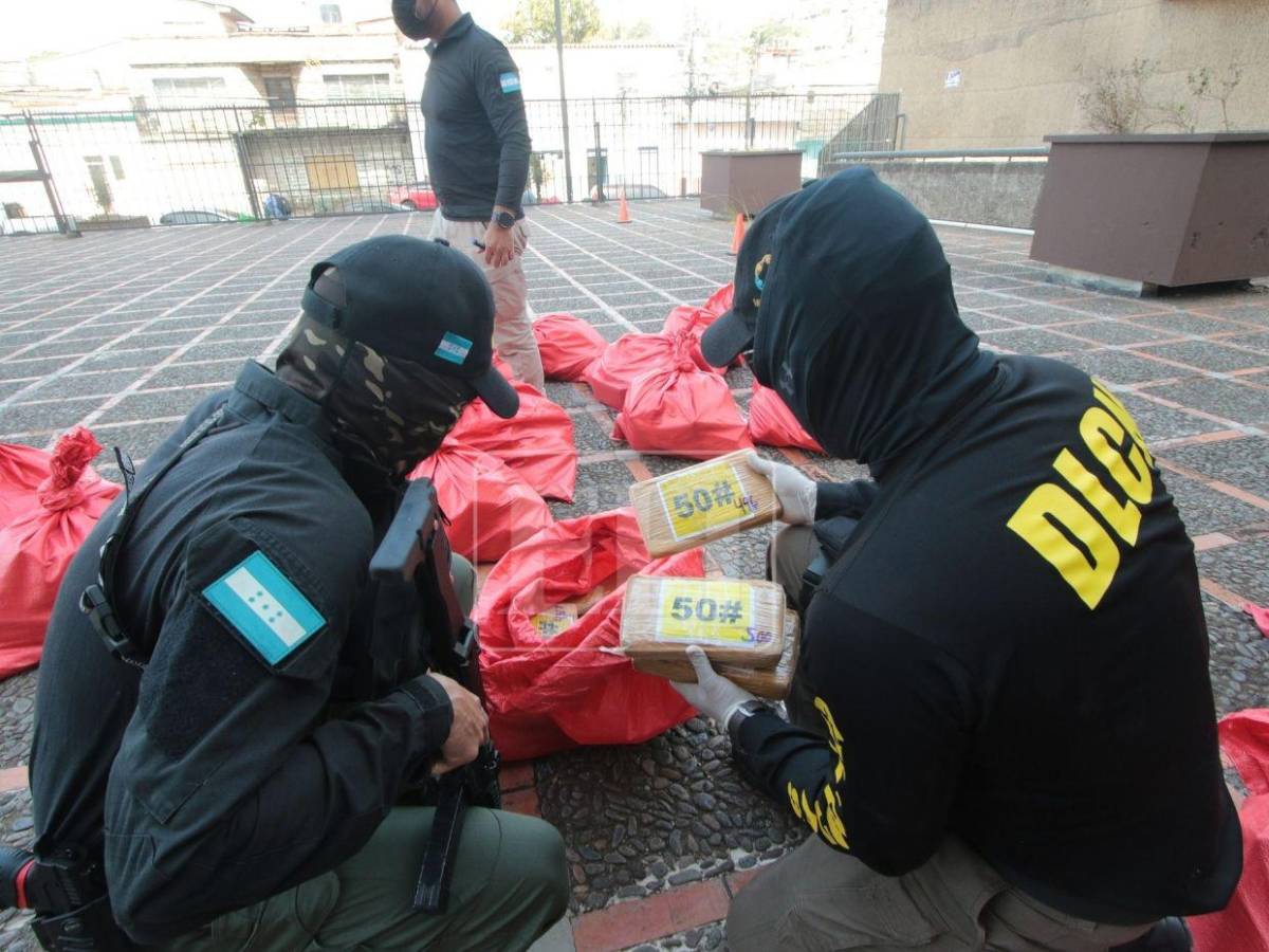 Decomisan 1.2 toneladas de supuesta cocaína ocultas en una cisterna en El Progreso