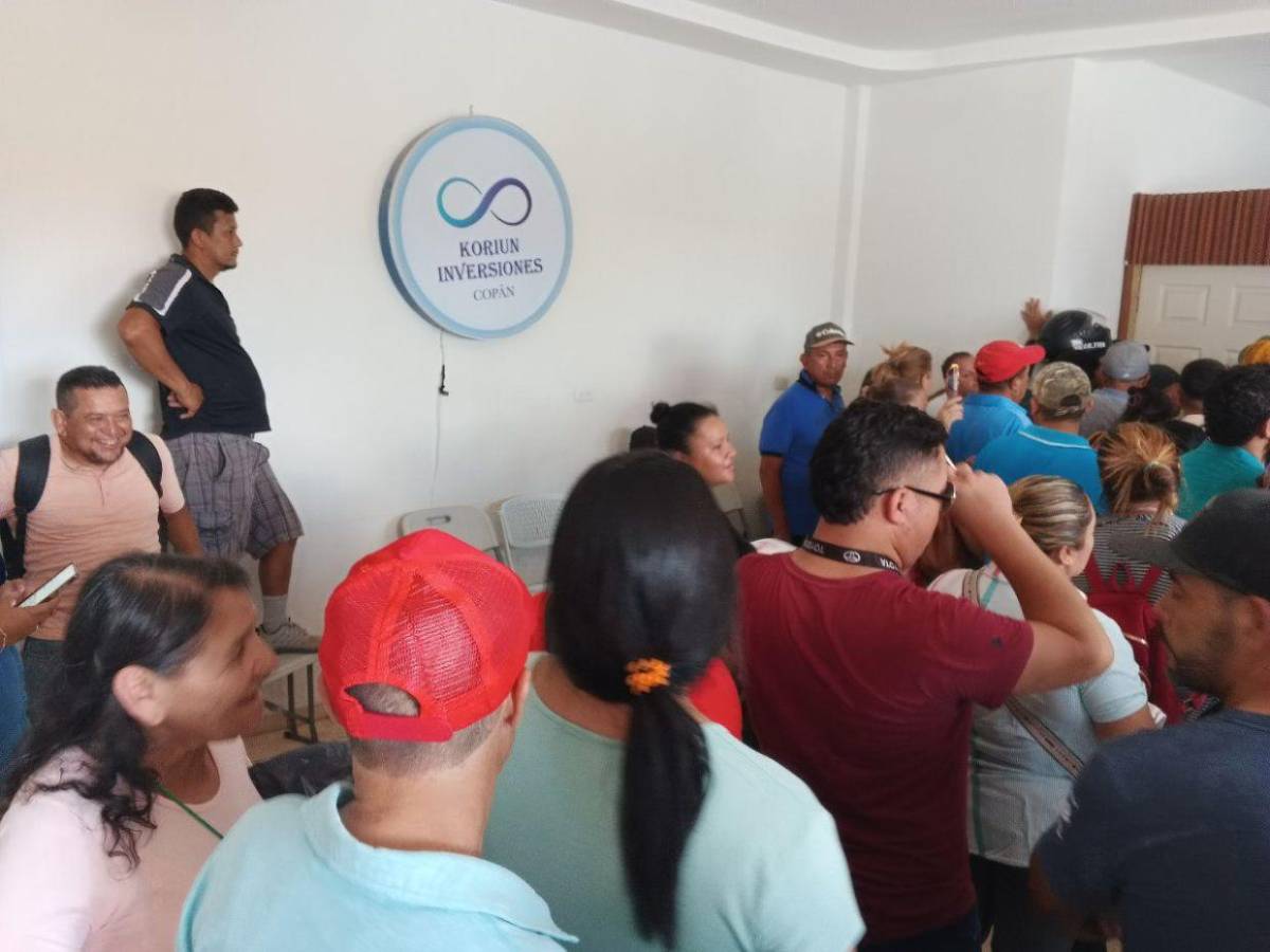 Inversionistas de Koriun en Copán pasan horas sin respuesta ni reembolso