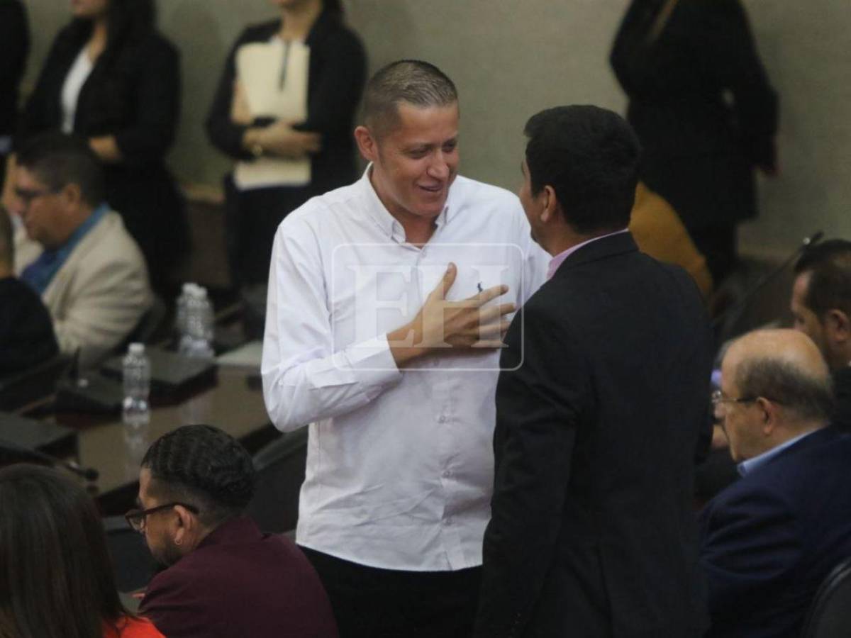 Diputado de Libre que ocupaba un corazón artificial regresa al Congreso y revela cuánto gastó