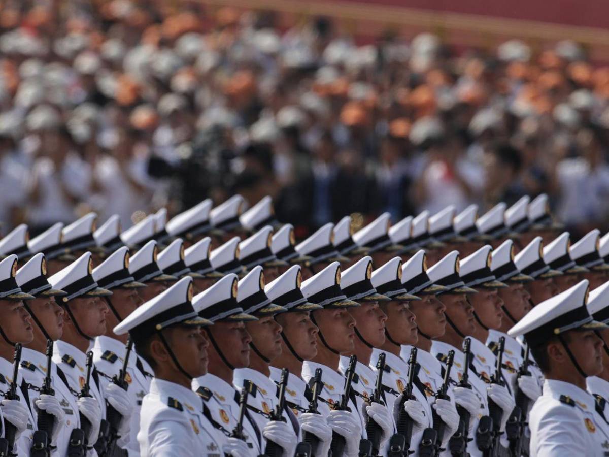 China saca músculo en un desfile militar en el que advierte de su imparable avance