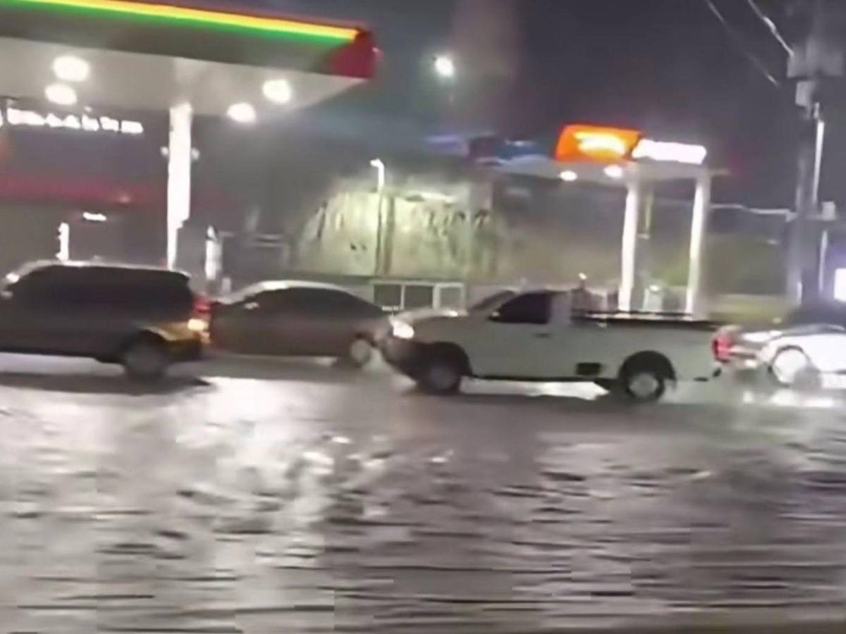 ¡Alerta en Tegucigalpa! Fuertes lluvias dejan inundaciones y calles bloqueadas