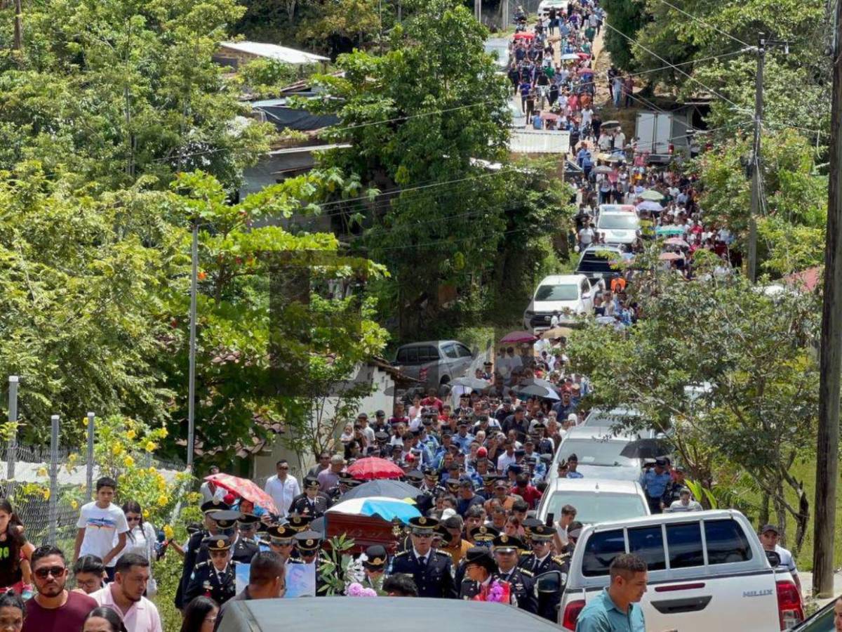 Multitud despide al inspector Kevin Pérez tras perder la vida para salvar a un menor
