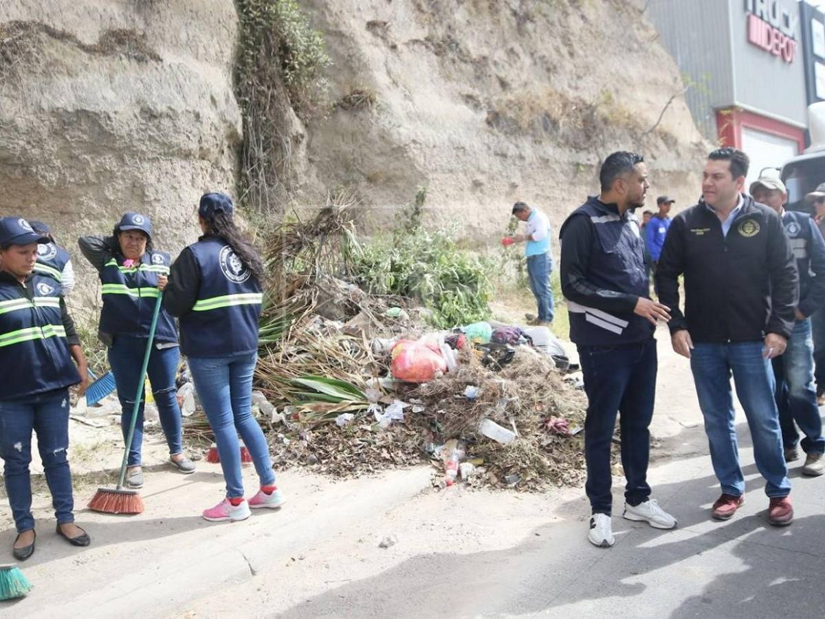 Más de 215 toneladas de basura retiran en operativos de limpieza en la capital