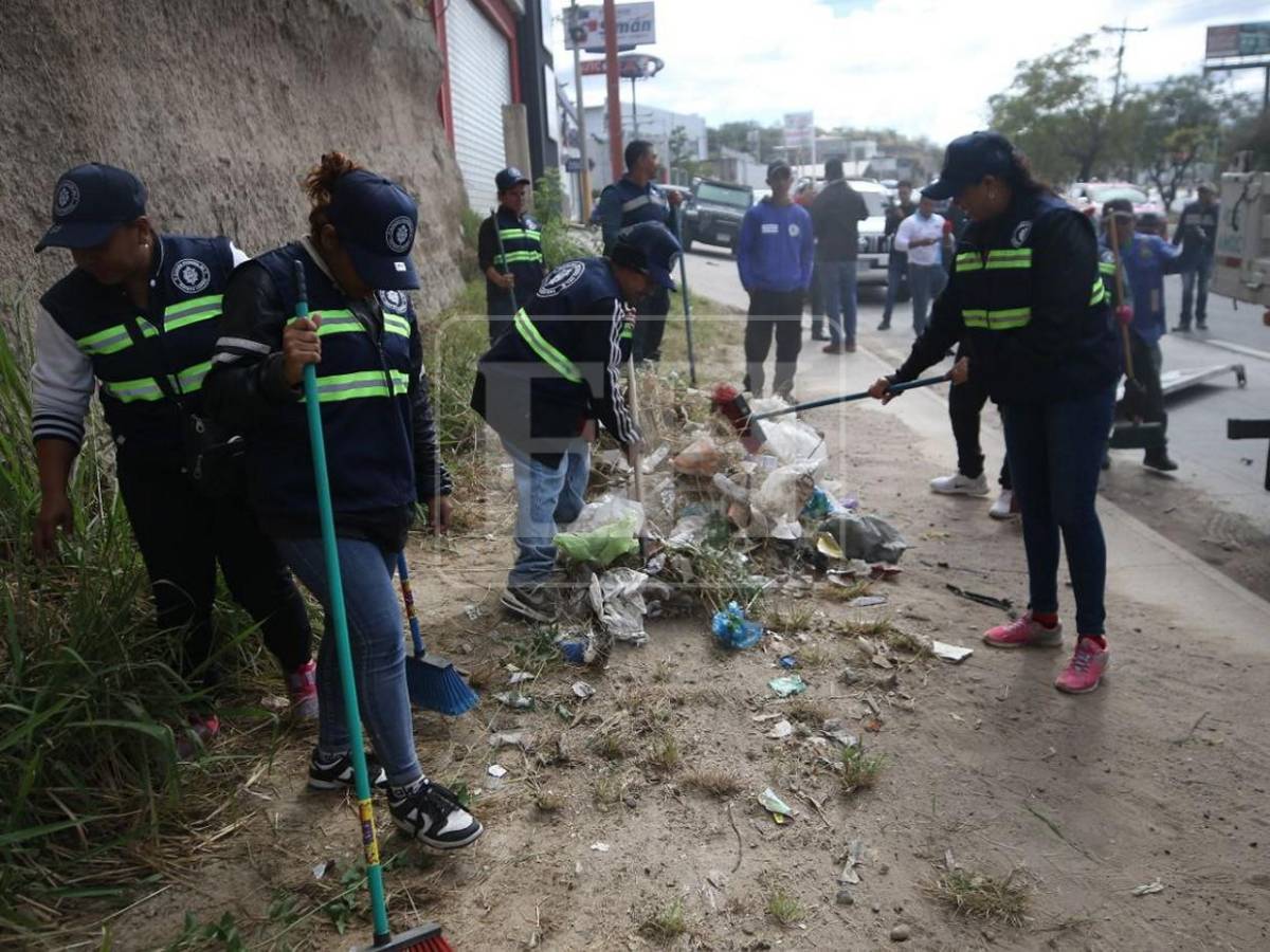 Más de 215 toneladas de basura retiran en operativos de limpieza en la capital