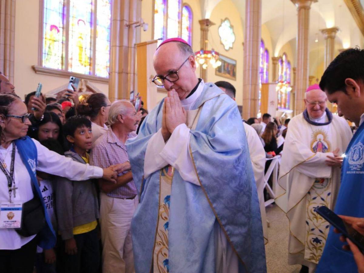 Devoción en la eucaristía en honor a la Virgen de Suyapa en su 278 aniversario