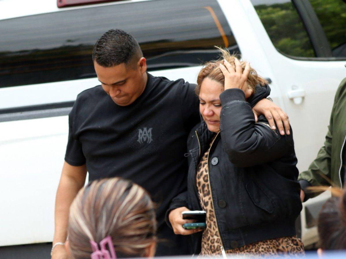 Dolor e impotencia: Familiares lloran muerte de policías en Comayagüela