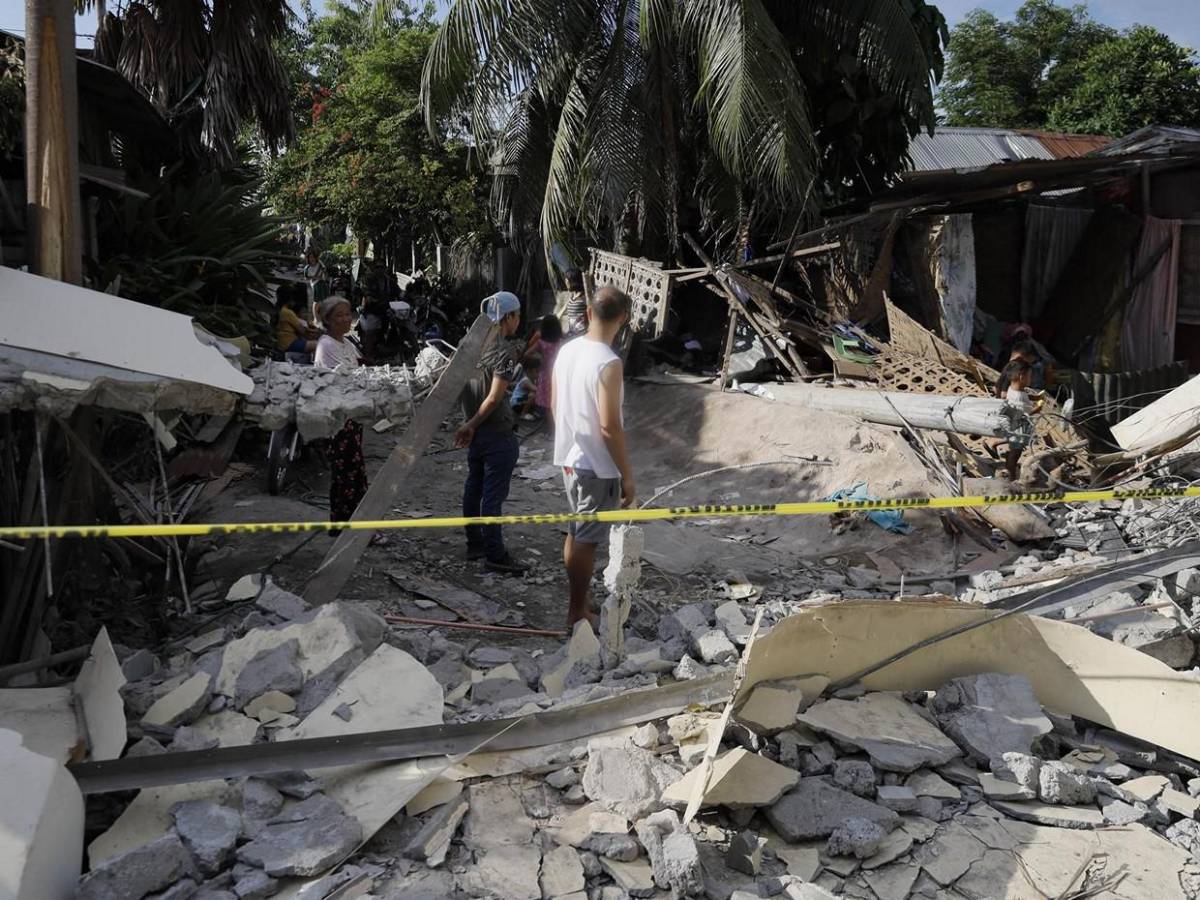 En estado de calamidad la ciudad más afectada por terremoto en Filipinas