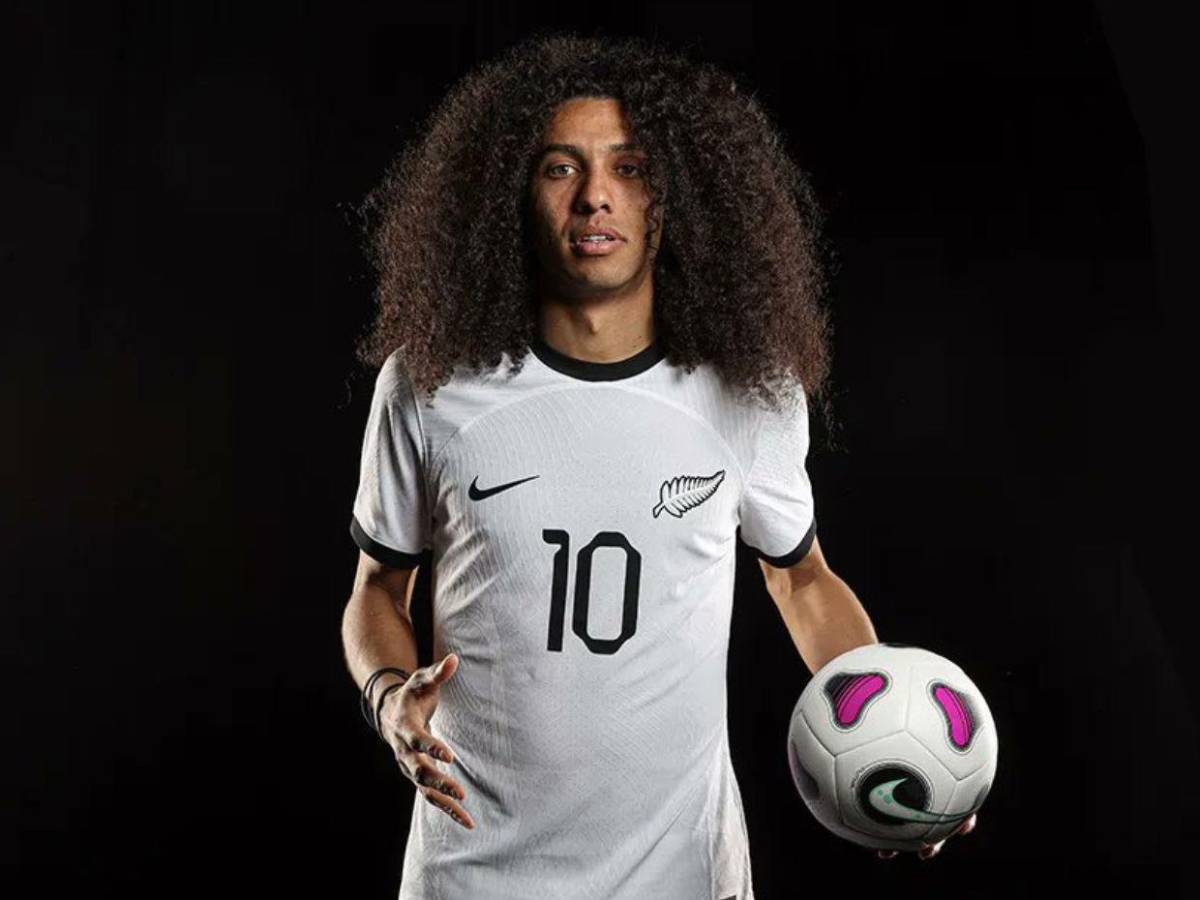 Clasificado al Mundial de Clubes tiene a modelo y trabajador de ferretería como jugadores Clasificado al Mundial de Clubes tiene a modelo y trabajador de ferretería como jugadores