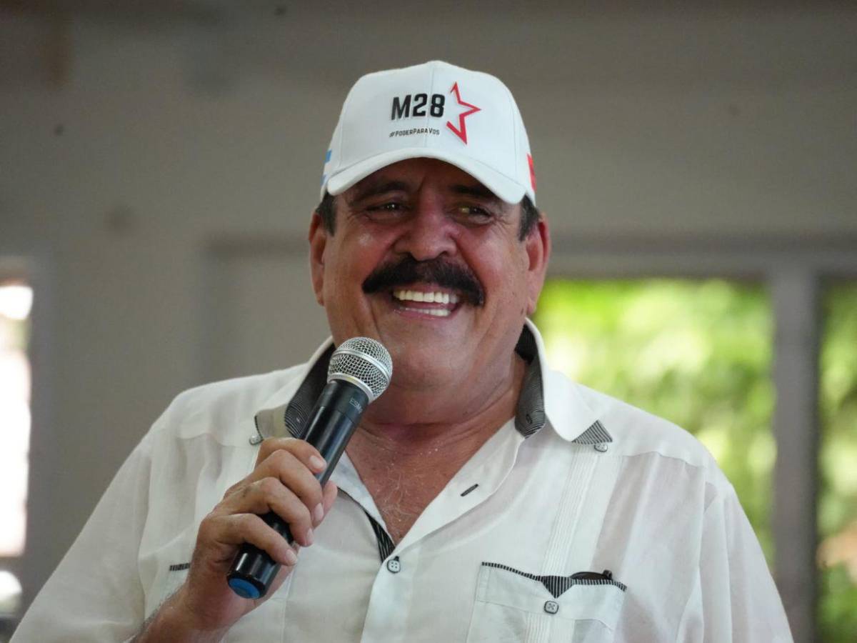 Está por perder su voz: estado de salud de Carlos Zelaya tras detectarle cáncer