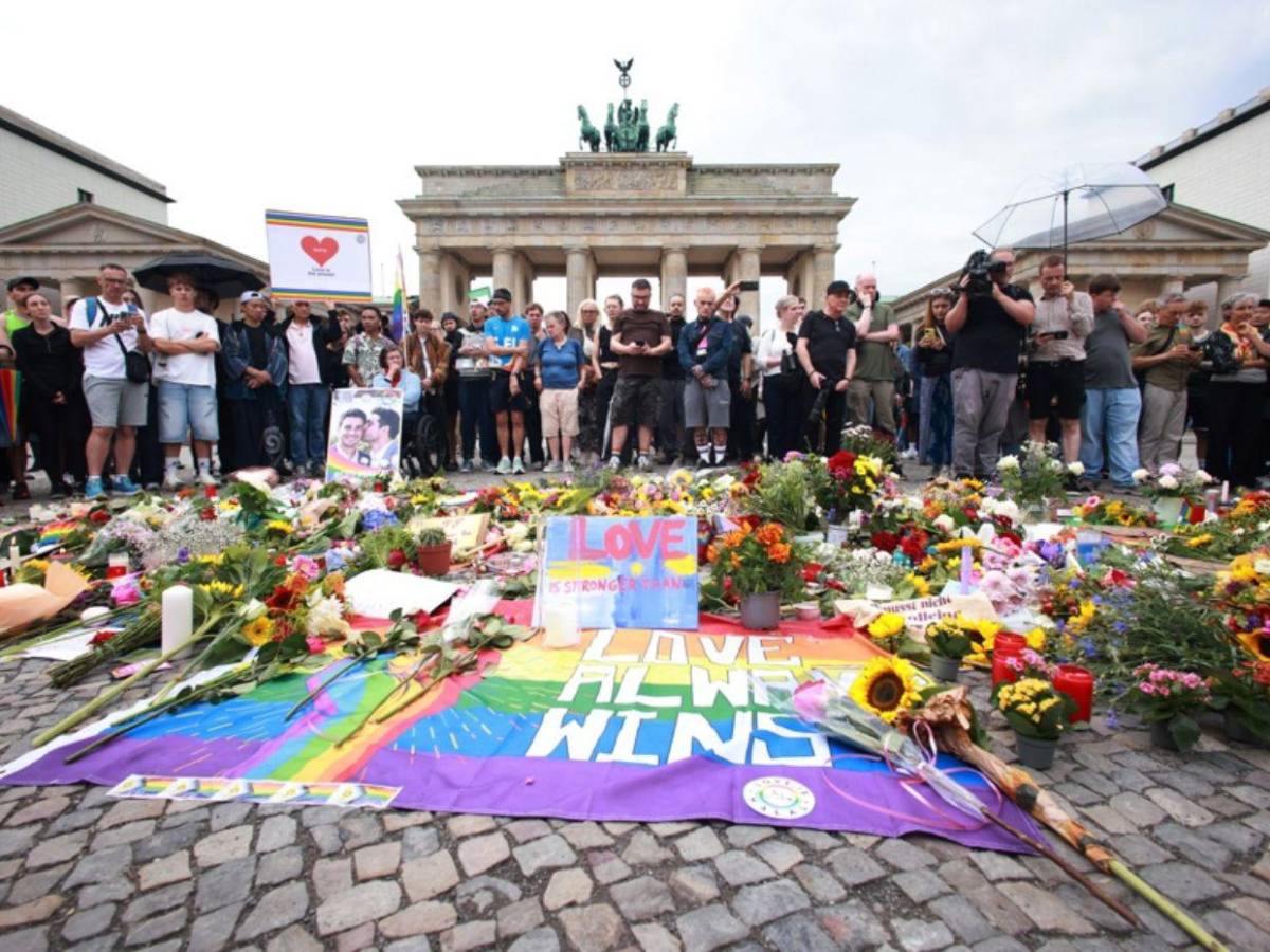 Un muerto y 29 heridos en atropello en el Día del Orgullo en Berlín; abaten al presunto autor