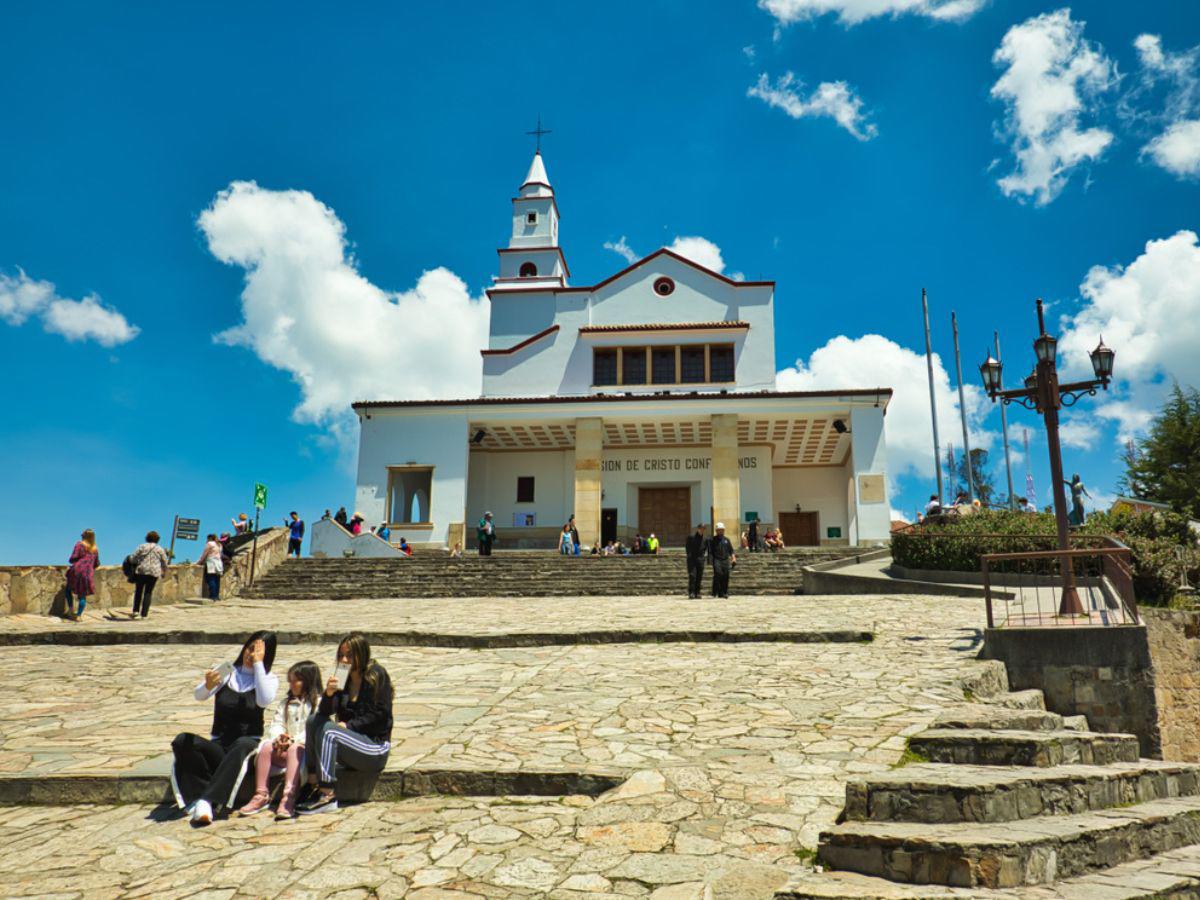 Monserrate, símbolo cultural de Bogotá, Colombia