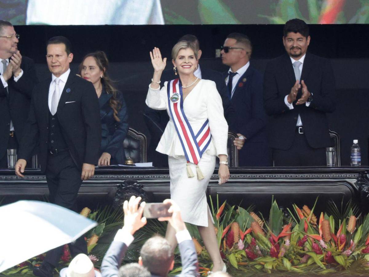 En fotos: así fue la investidura de Laura Fernández, la nueva presidenta de Costa Rica