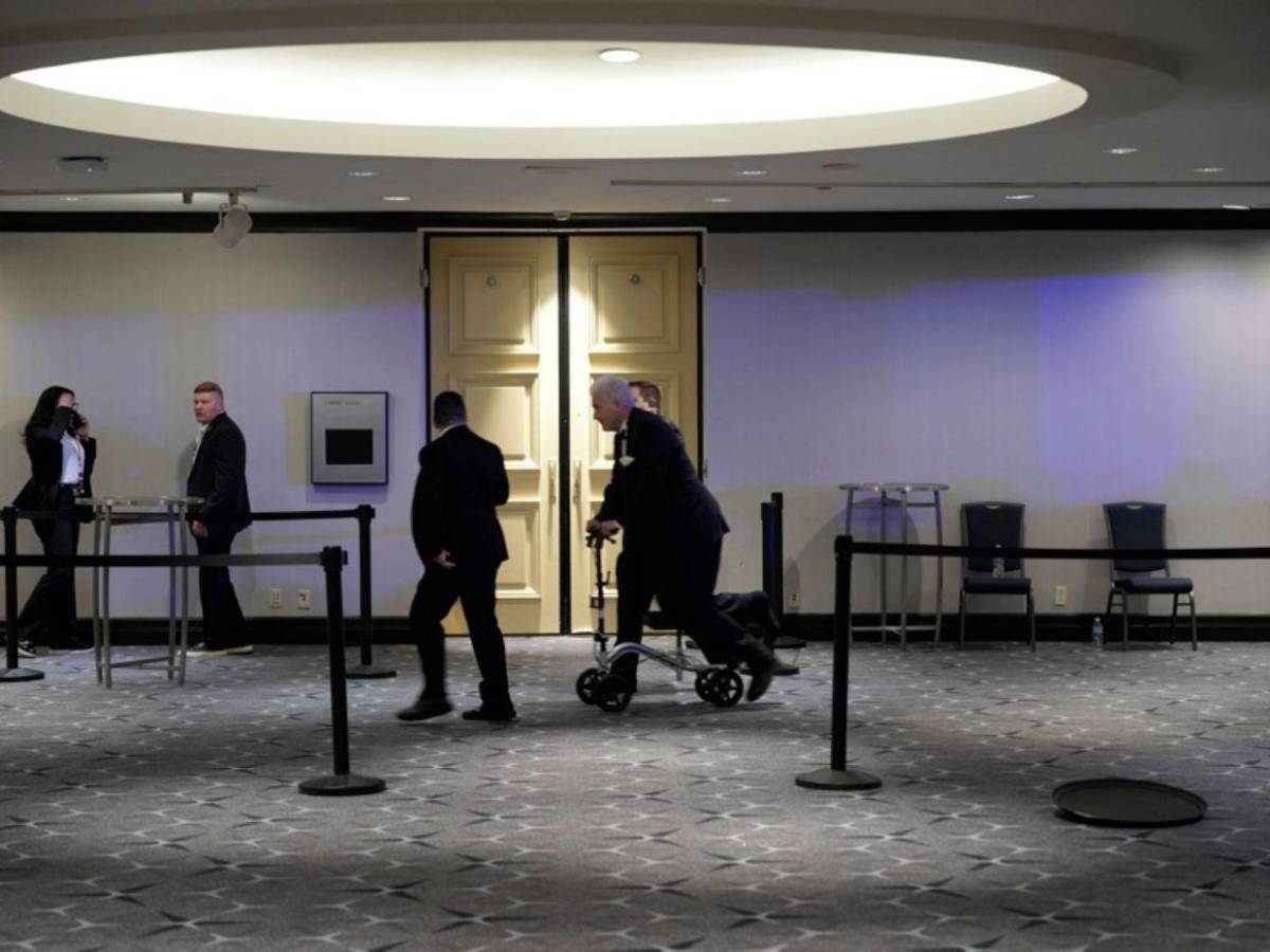 Cronología: las imágenes exactas de cómo fue el intento de atentado a Trump en Cena de Corresponsales