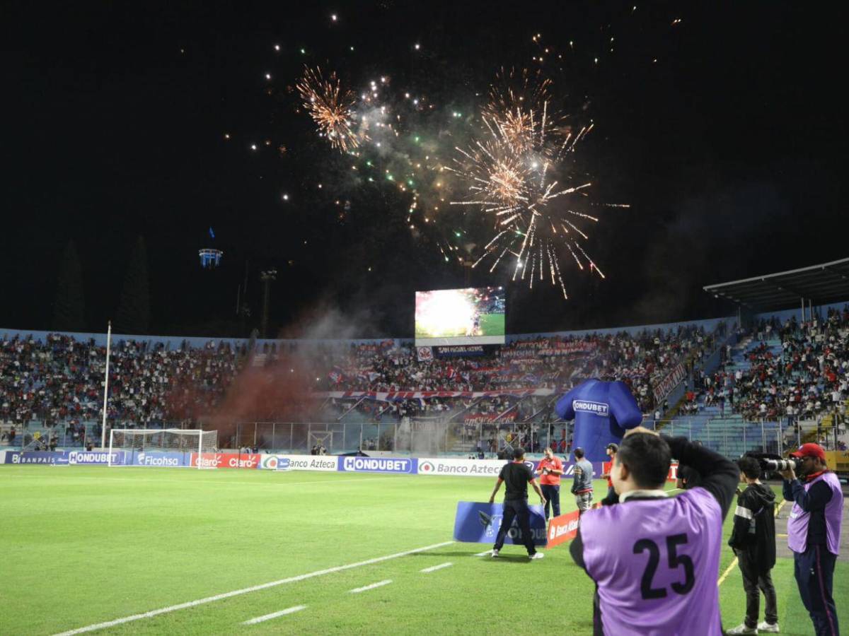 Fiesta de la Ultra Fiel, apagones, celebración de Espinel y la eliminación del Motagua