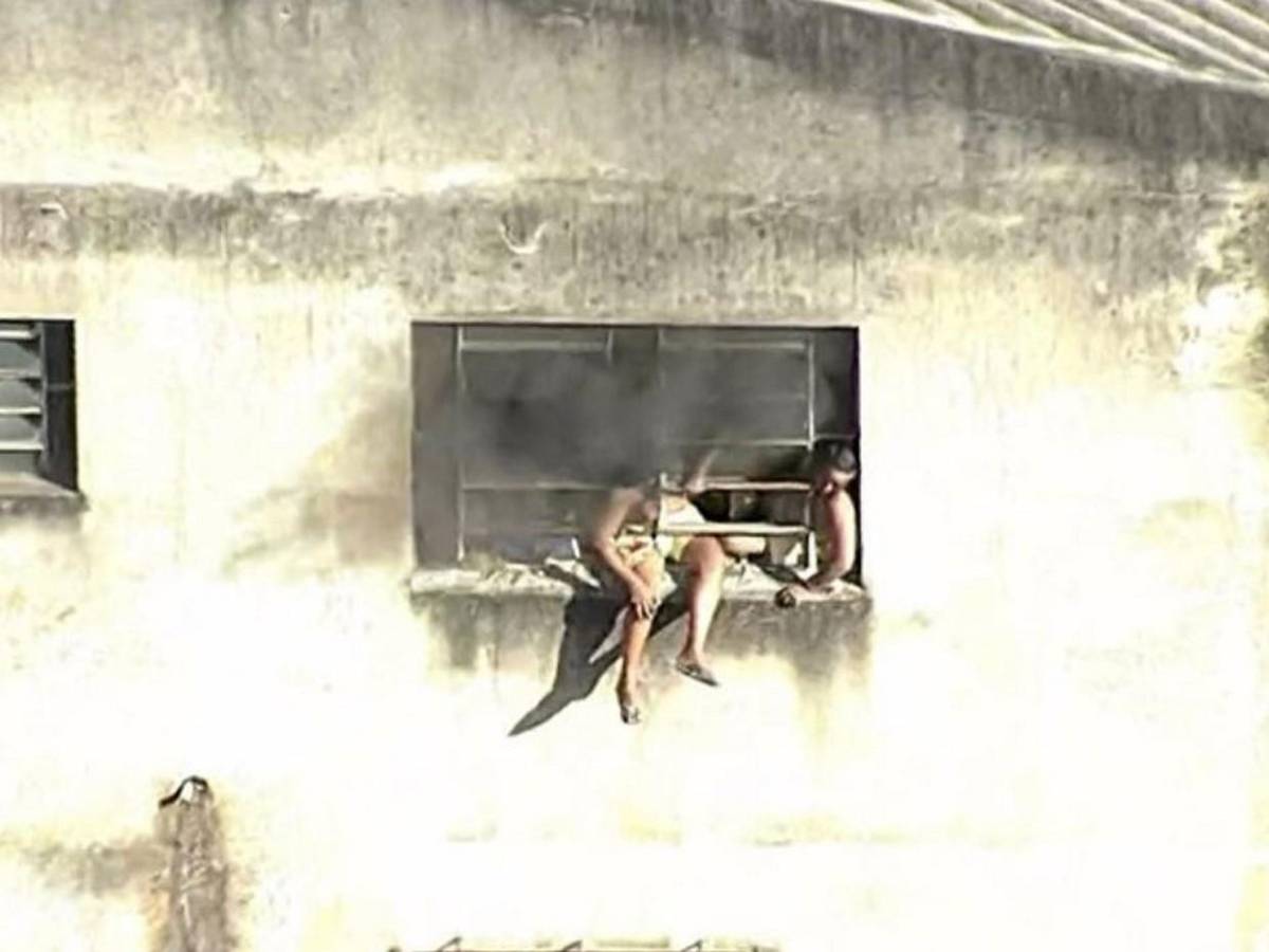 “Pedían auxilio desde ventanas”: incendio en fábrica de disfraces en Río de Janeiro