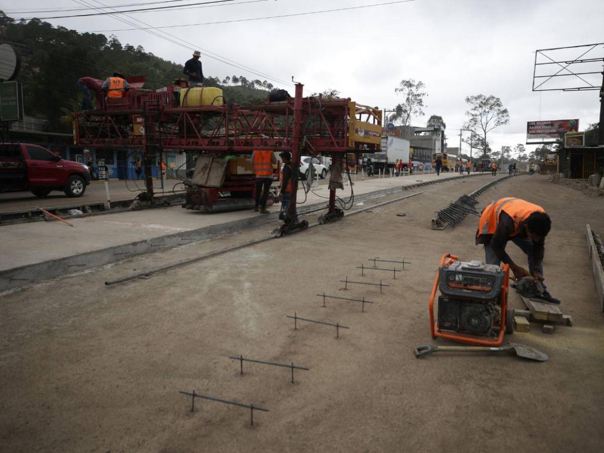 Un carril habilitado y fundición, así avanzan trabajos en salida a Danlí