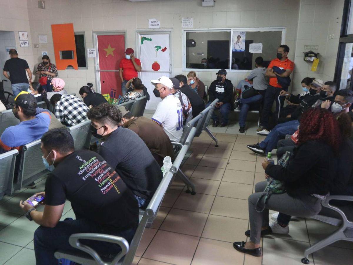 Hombres y mujeres pueden recibir atención urológica. Hombres y mujeres pueden recibir atención urológica.