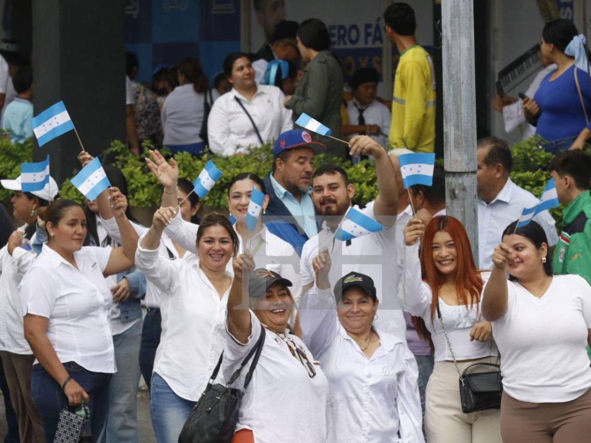 San Pedro Sula se viste de patriotismo y así desfila en los 204 años de independencia patria