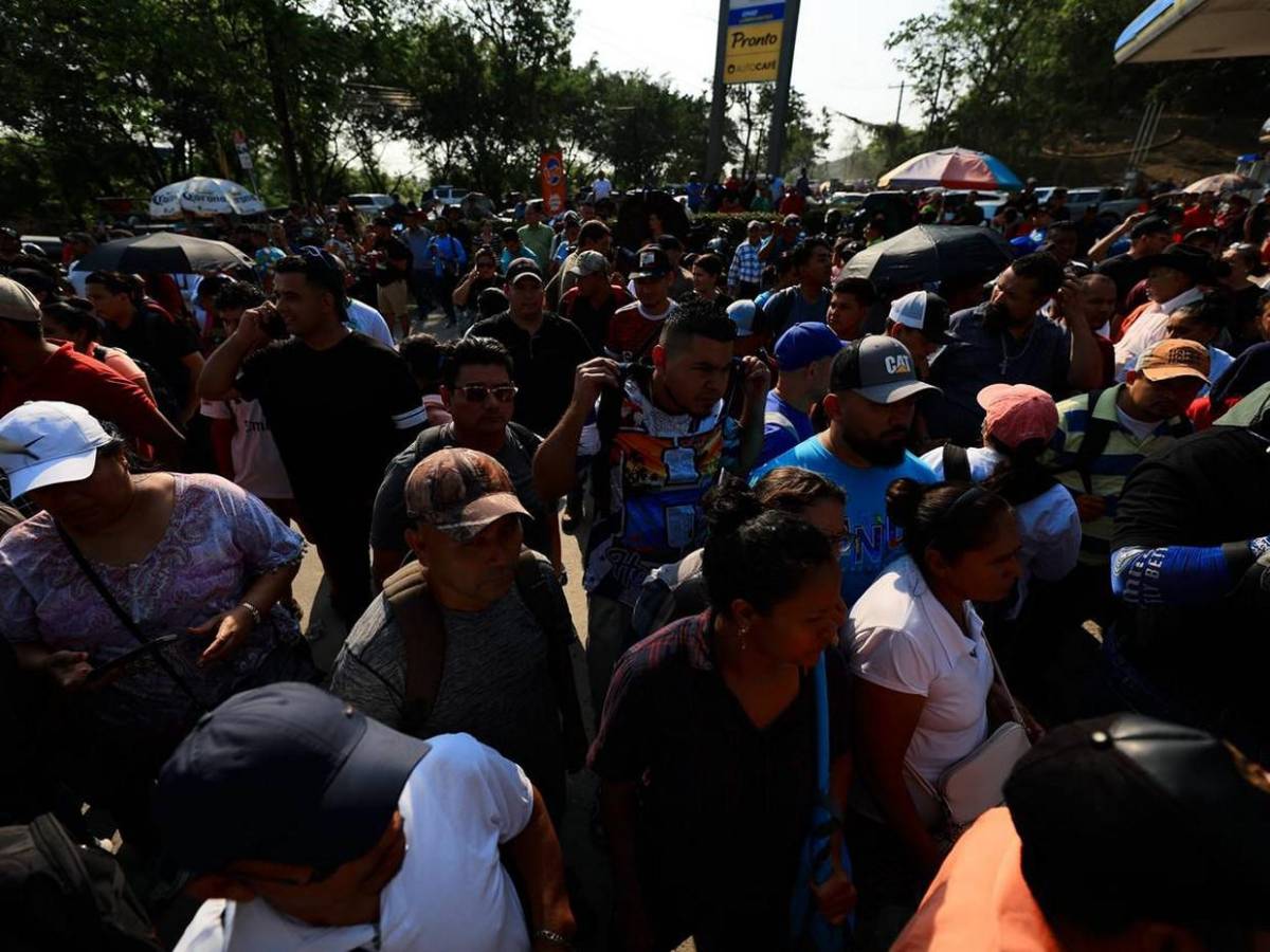 Un mar de personas reclama hoy su dinero ante Inversiones Koriun en Choloma