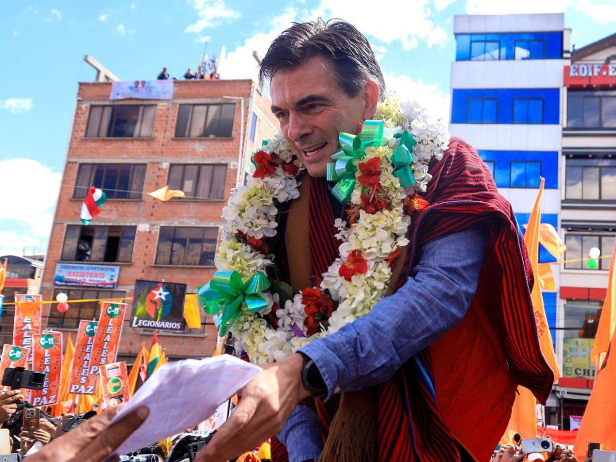 ¿Quién es Rodrigo Paz, el centrista que le puso fin a 20 años de izquierda en Bolivia?