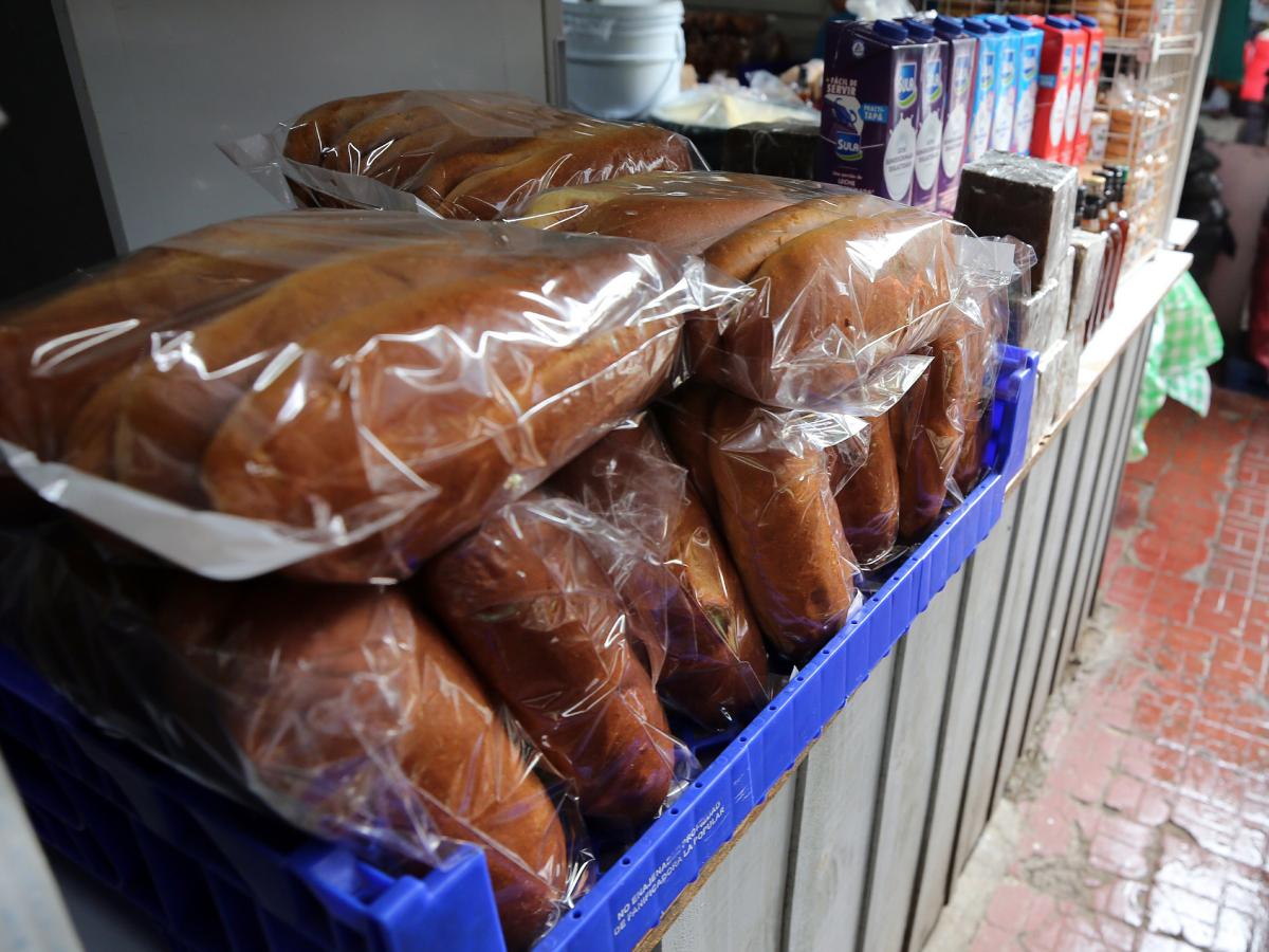 Ya están en exhibición los bolillos para las torrejas de dulce o de leche. También hay rosquillas especiales a 10 lempiras.