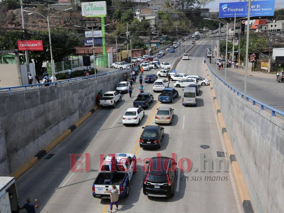 Hasta L1,700 millones diarios puede perder la economía de Honduras por el paro de transporte