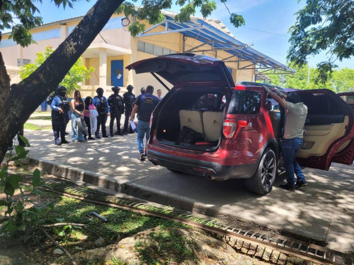La escondieron en paquetes de “Dolce&Gabbana”: Gloria Interiano y su hija transportaban droga en Choluteca