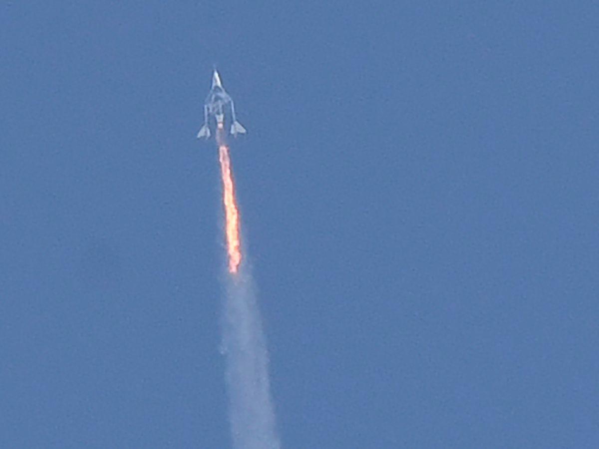 Virgin Galactic anuncia el regreso de sus vuelos espaciales “a finales de mayo”