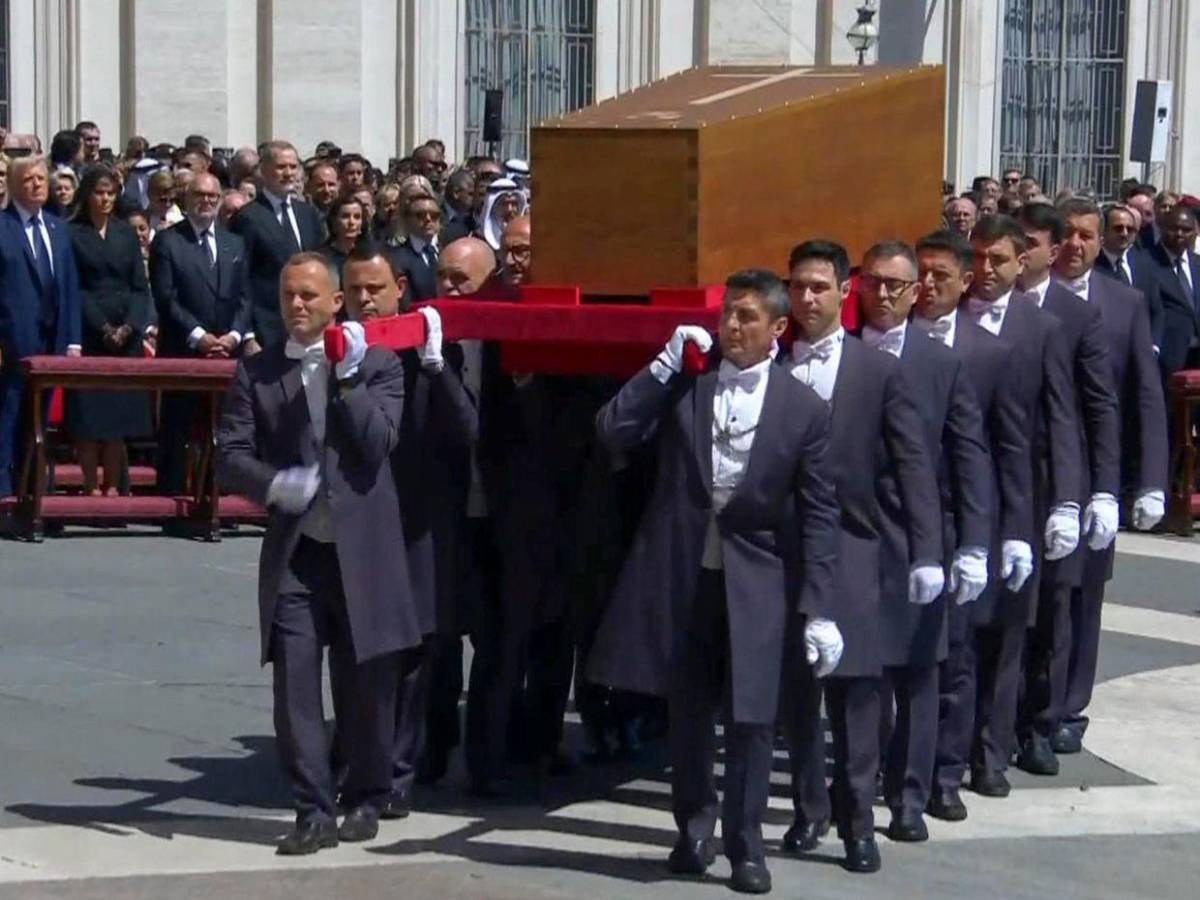 Francisco, el papa de los últimos: así fue su funeral entre poderosos y desfavorecidos​​​​​​