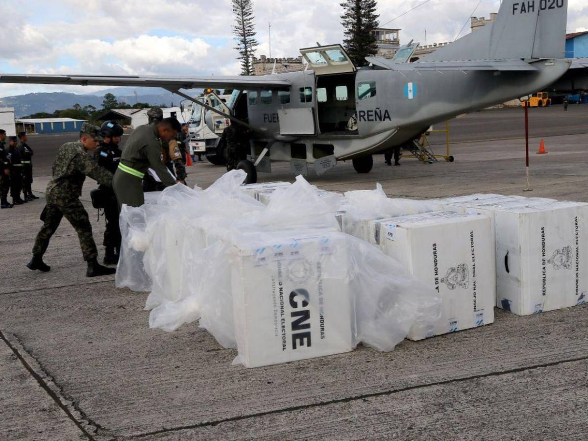 Llegan a Tegucigalpa maletas electorales desde Gracias a Dios