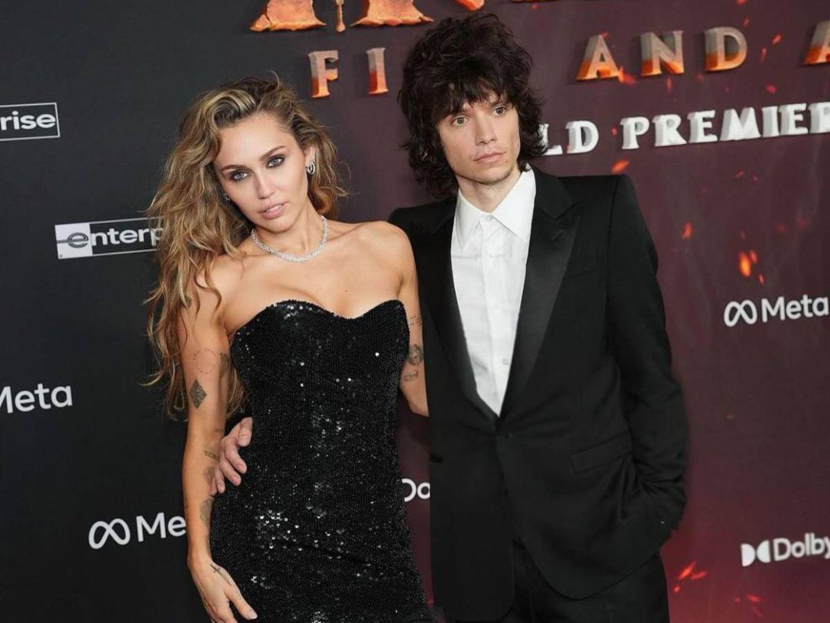 Miley Cyrus considera fugarse con su prometido Maxx Morando en lugar de celebrar otra boda