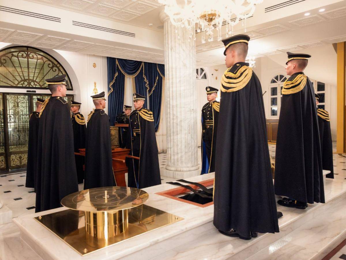 Orden de Bukele: Así fue el traslado de los restos de Francisco Morazán a un mausoleo