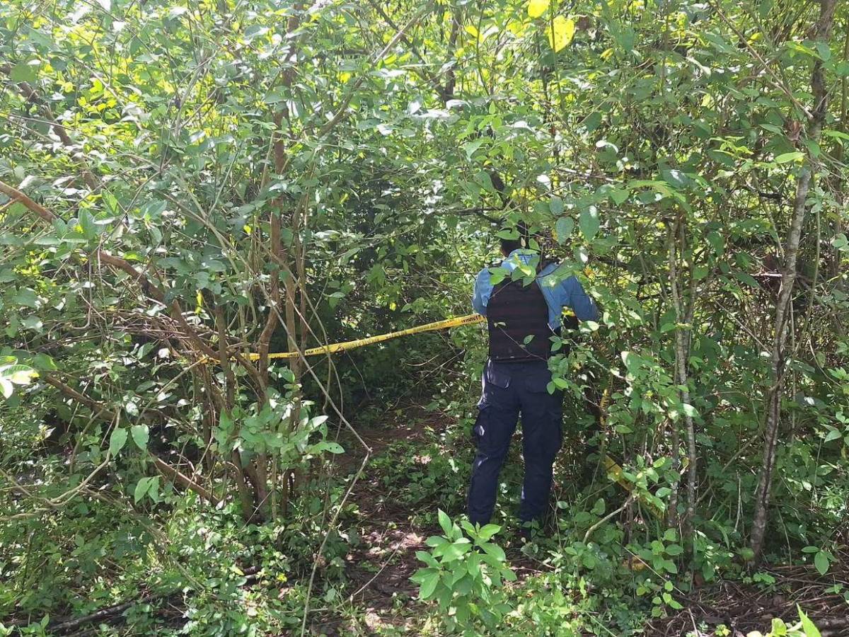 Cerca de una maleta con ropa, así fue hallado el cadáver de una mujer en Santa Bárbara