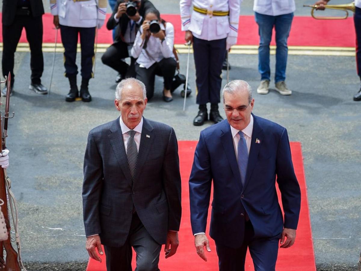 Asfura recorre junto a Abinader la frontera con Haití; destaca modelo de seguridad