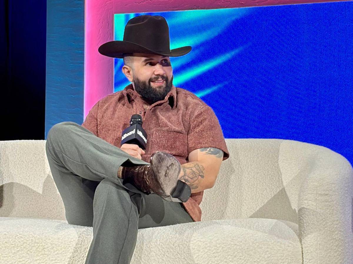 Carín León incursionará en la música country tras conquistar EUA