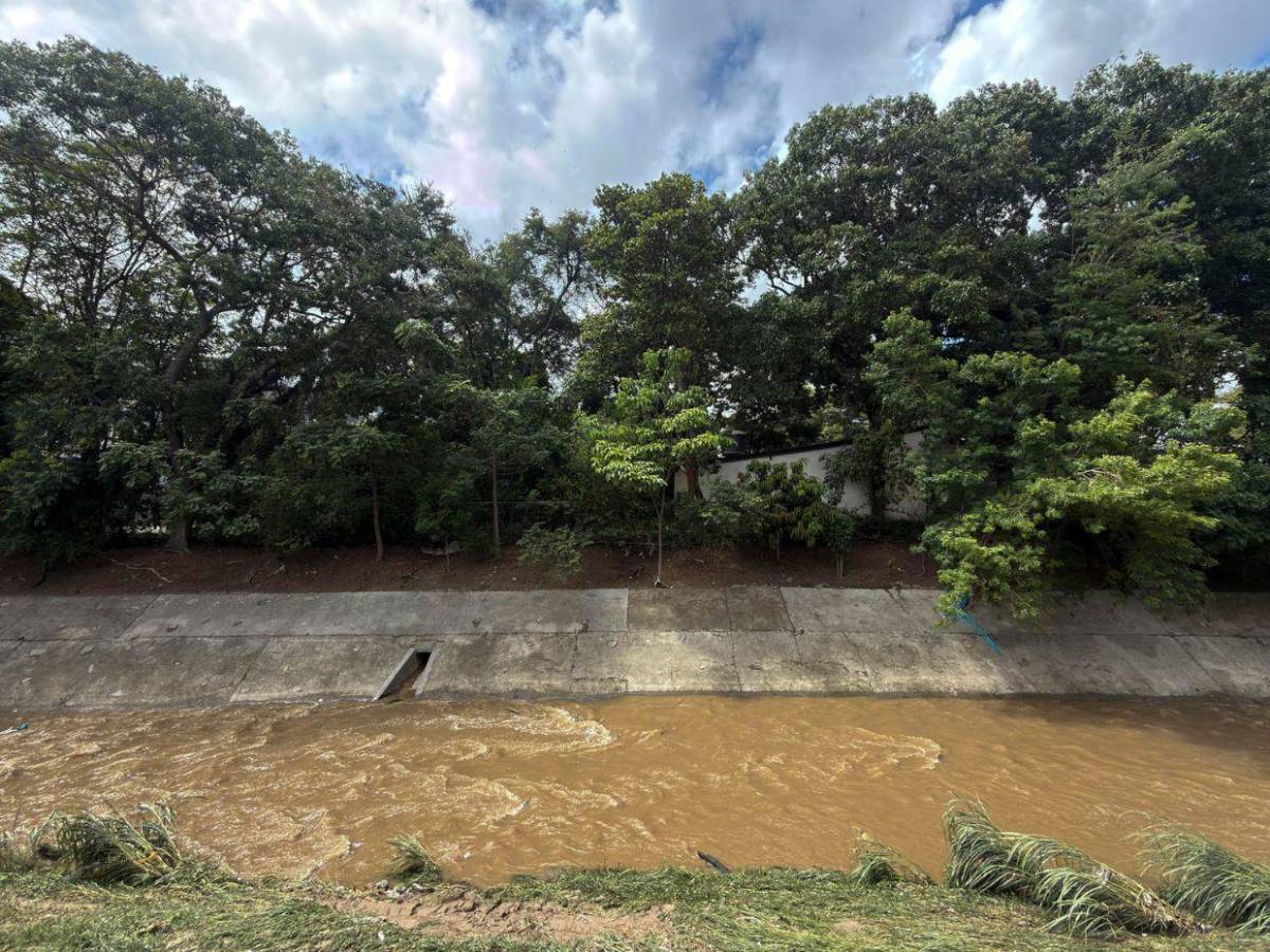 FOTOS: Personas desaparecidas y viviendas afectadas por las lluvias en Caracas, Venezuela