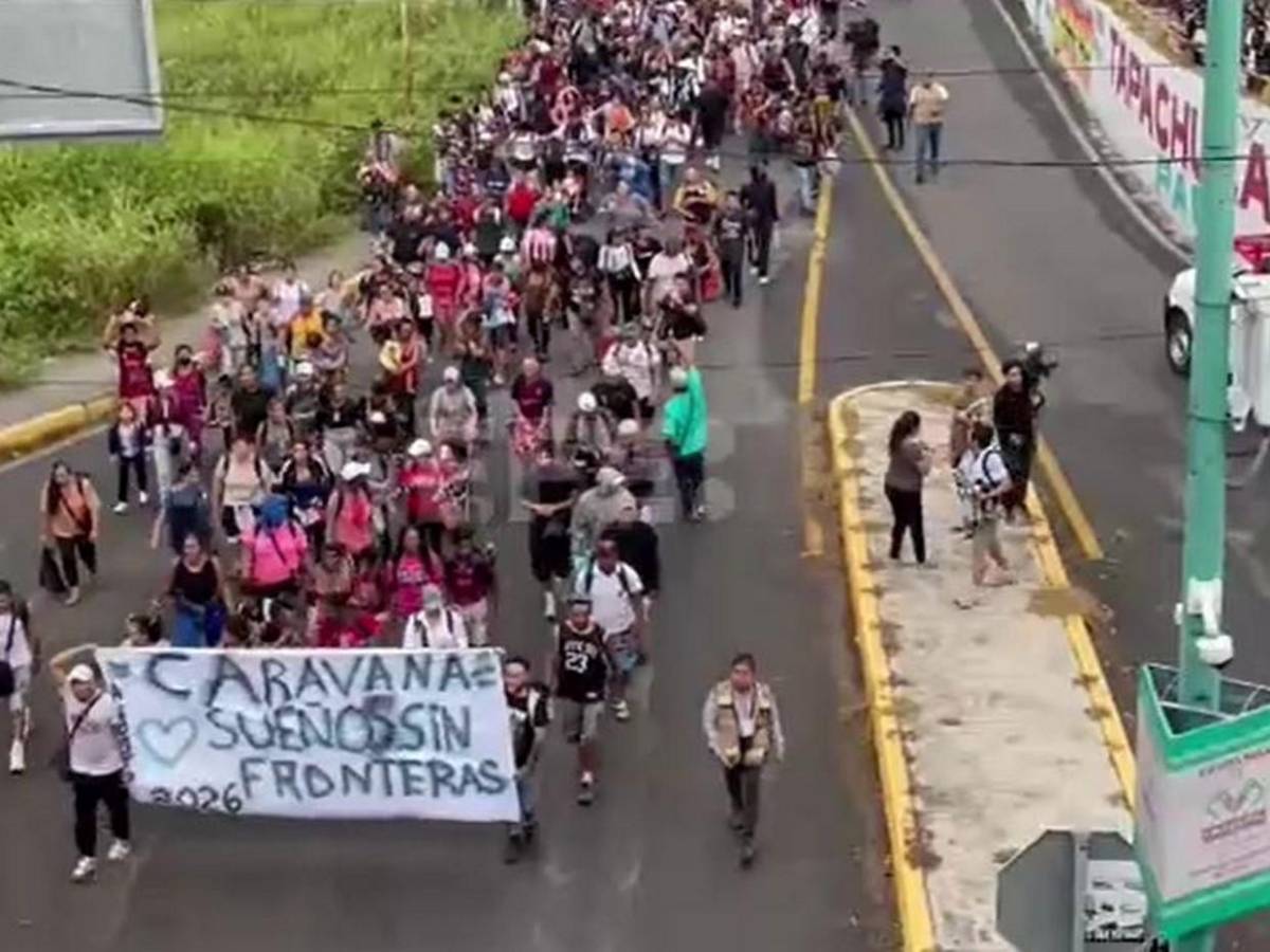 Unos 800 migrantes salen en caravana desde el sur de México hacia la capital