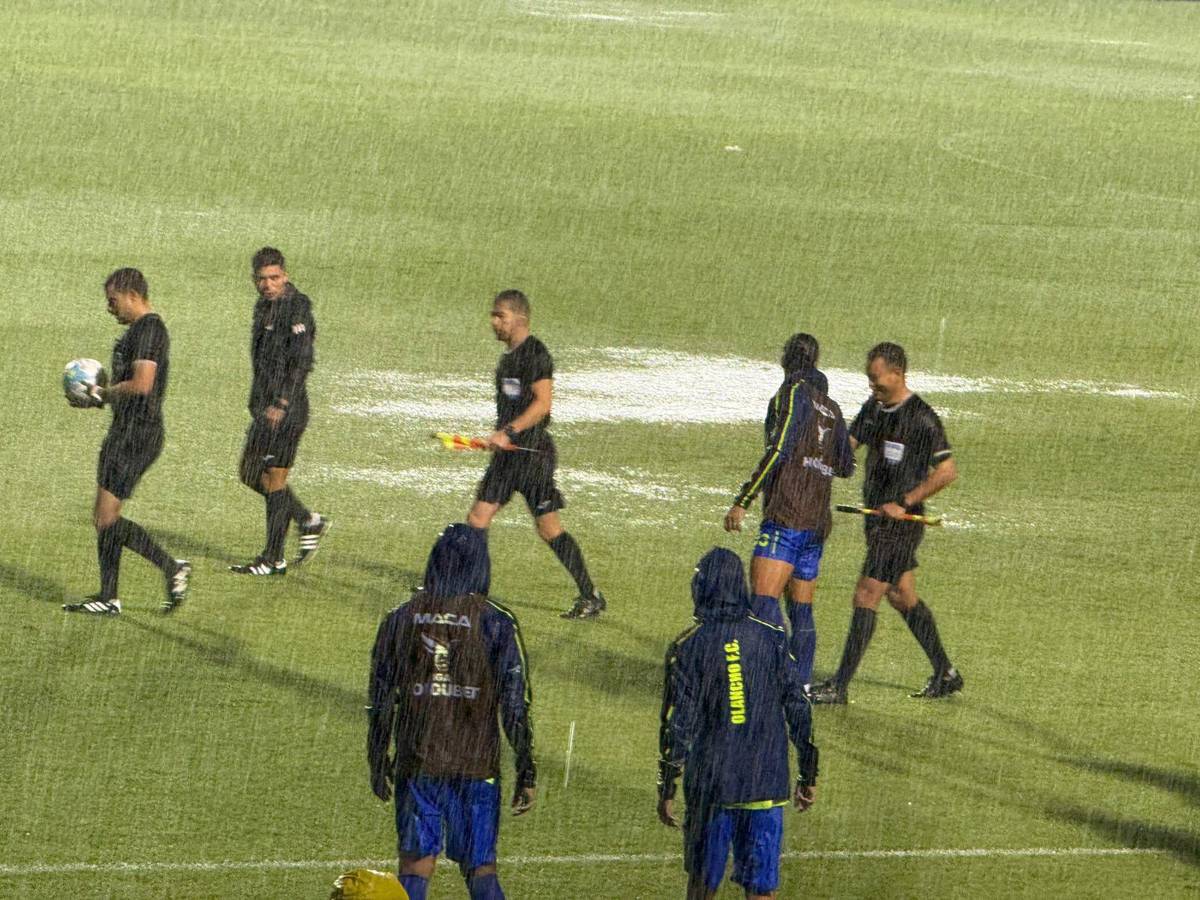 En fotos: Así luce la cancha del estadio Nacional Chelato Uclés por fuerte lluvia en Tegucigalpa