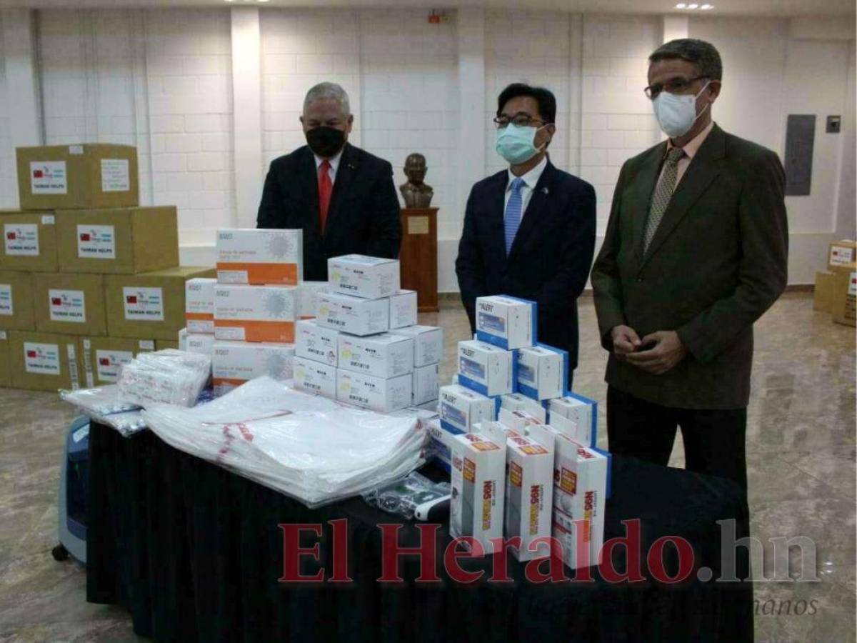 Taiwán dona a Salud insumos médicos y de bioseguridad